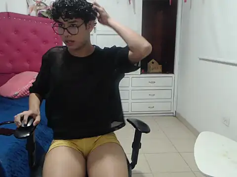 Snapshot of adamsex2025 chatting on October 24, 1:57 am adamsex2025 online show from October 24, 1:57 am