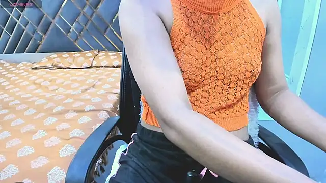 IndianKittey online show from November 11, 8:36 am