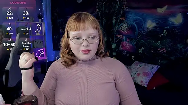 Snapshot of LottieReed chatting on November 30, 9:13 am LottieReed online show from November 30, 9:13 am