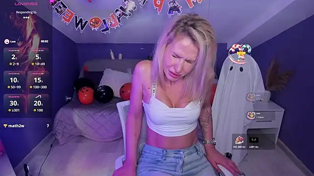 Snapshot of MadamMilly_ chatting on October 31, 6:58 am MadamMilly online show from October 31, 6:58 am