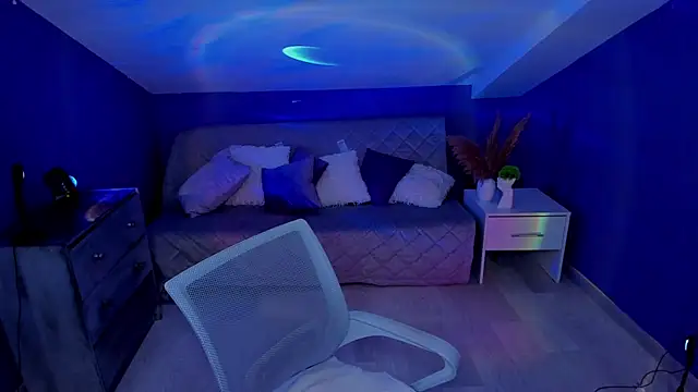 Snapshot of MadamMilly_ chatting on November 26, 6:47 am MadamMilly online show from November 26, 6:47 am