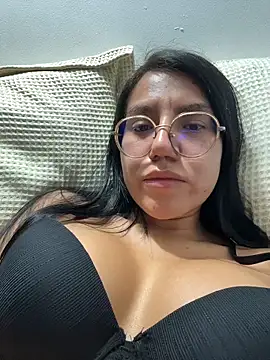 violetbunnyy1 online show from December 16, 2:49 am
