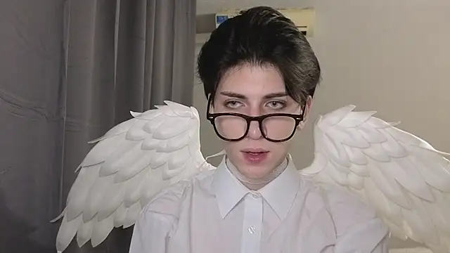 Snapshot of Oliver_star_boy_ chatting on October 30, 5:02 pm Oliver star boy online show from October 30, 5:02 pm