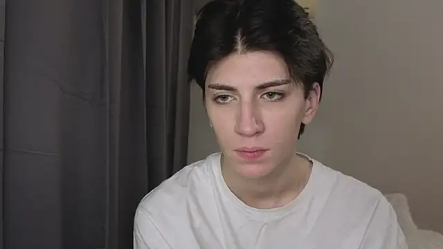 Snapshot of Oliver_star_boy_ chatting on November 1, 6:54 pm Oliver star boy online show from November 1, 6:54 pm