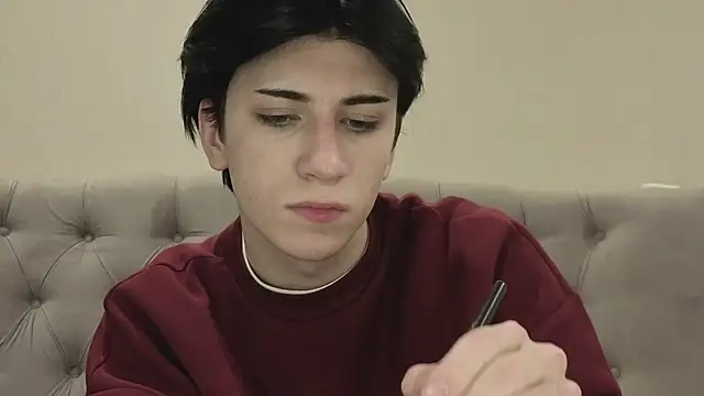 Oliver star boy  online show from February 14, 3:42 pm