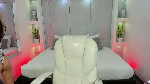 Snapshot of AmyColman_ chatting on December 2, 11:37 am AmyColman online show from December 2, 11:37 am