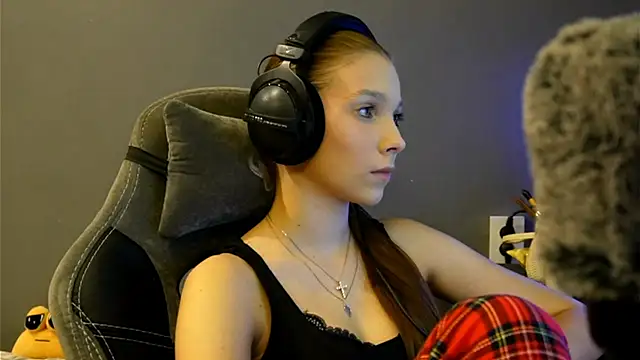 Softixq online show from December 14, 3:17 pm