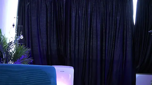 Aisha Bee online show from July 27, 8:32 am
