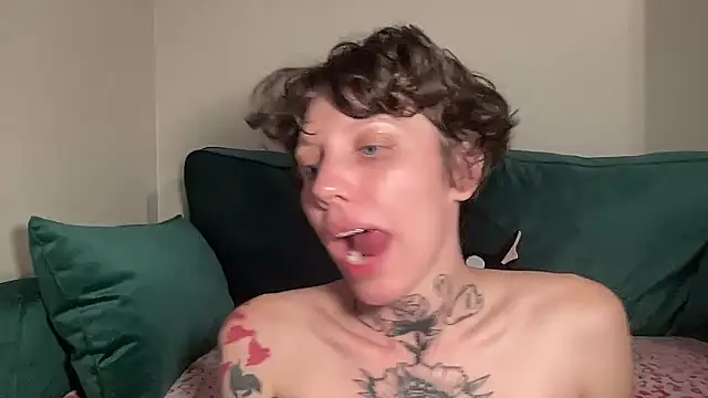 ChloeFawning online show from October 24, 6:48 pm