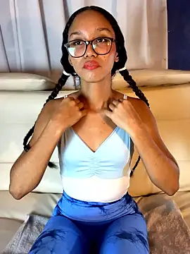 Snapshot of GiselleVice chatting on December 19, 8:16 pm GiselleVice online show from December 19, 8:16 pm