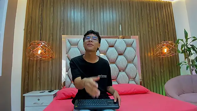 adams bobby online show from January 18, 11:36 am