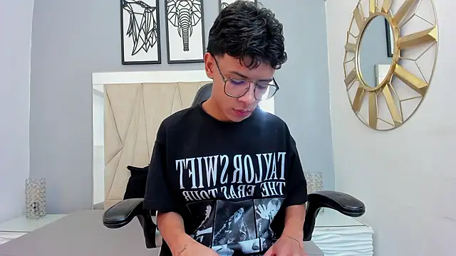 adams bobby online show from February 5, 11:15 am