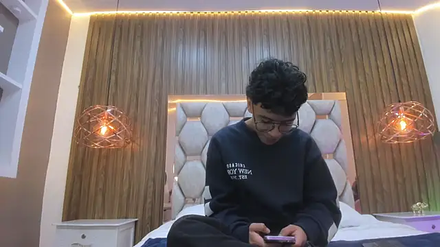 adams bobby online show from June 5, 11:38 am