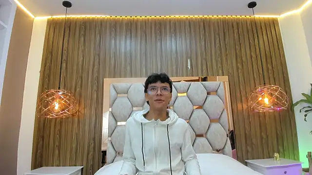 adams bobby online show from June 6, 11:26 am