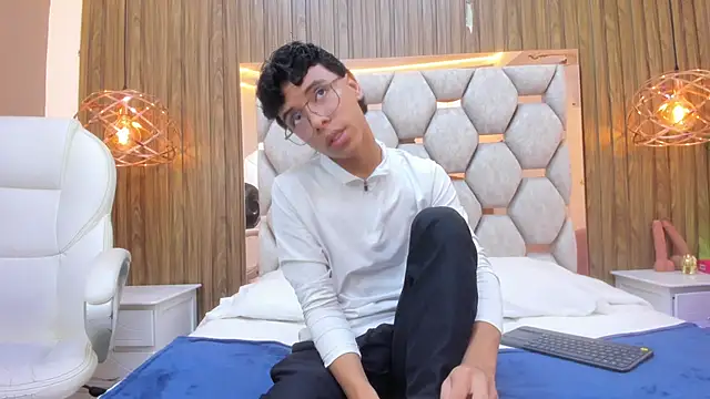 adams bobby online show from June 13, 11:52 am