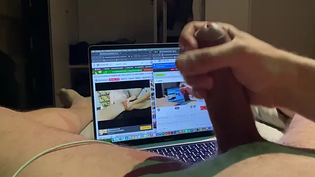 Snapshot of DeepEyePuppy chatting on March 16, 2:39 am DeepEyePuppy online show from March 16, 2:39 am