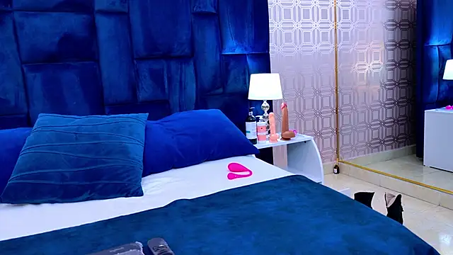 Snapshot of Stacy_London chatting on November 20, 12:05 pm Stacy London online show from November 20, 12:05 pm