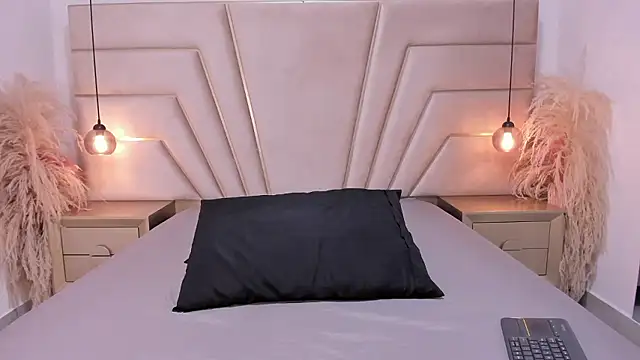 MaroxCute online show from December 18, 11:49 am