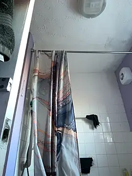 Snapshot of BubblesLovexox chatting on December 3, 2:04 pm BubblesLovexox online show from December 3, 2:04 pm