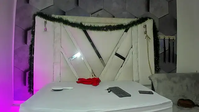 salome mio online show from December 18, 1:06 pm