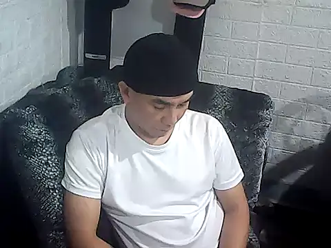 Snapshot of yourasiandesire69 chatting on December 3, 2:37 pm yourasiandesire69 online show from December 3, 2:37 pm