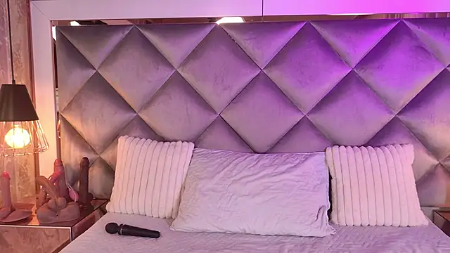  giggy 2 online show from November 14, 12:04 pm