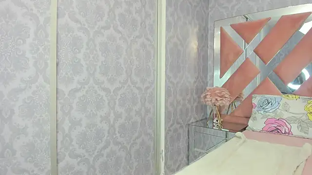 milkybaby  online show from November 22, 7:35 pm