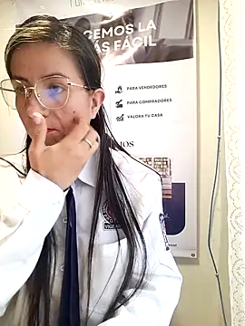 Snapshot of Valentina--1 chatting on February 18, 12:01 pm Valentina--1 online show from February 18, 12:01 pm