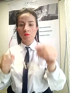 Snapshot of Valentina--1 chatting on February 19, 12:01 pm Valentina--1 online show from February 19, 12:01 pm