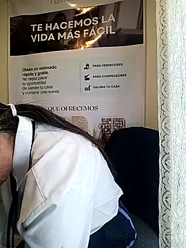 Snapshot of Valentina--1 chatting on February 21, 12:06 pm Valentina--1 online show from February 21, 12:06 pm