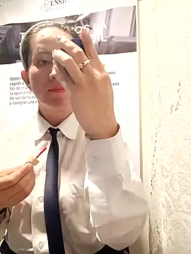 Snapshot of Valentina--1 chatting on March 6, 10:01 am Valentina--1 online show from March 6, 10:01 am