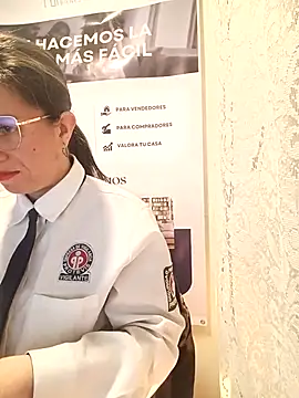 Snapshot of Valentina--1 chatting on March 10, 10:09 am Valentina--1 online show from March 10, 10:09 am