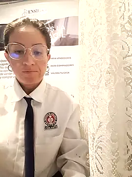 Snapshot of Valentina--1 chatting on March 13, 10:00 am Valentina--1 online show from March 13, 10:00 am