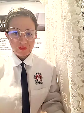 Snapshot of Valentina--1 chatting on March 17, 10:07 am Valentina--1 online show from March 17, 10:07 am