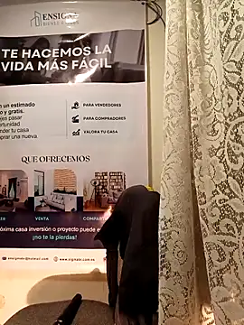 Snapshot of Valentina--1 chatting on March 20, 9:58 am Valentina--1 online show from March 20, 9:58 am