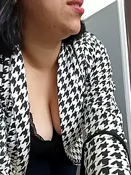 Caroline-17 online show from December 1, 3:50 pm