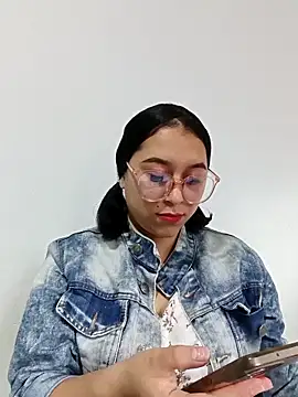 Caroline-17 online show from December 4, 6:38 pm