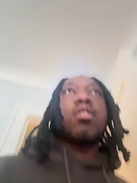 Snapshot of therealredx chatting on October 25, 2:35 pm therealredx online show from October 25, 2:35 pm