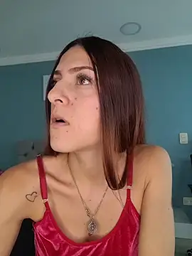 Snapshot of Luna_Raay chatting on November 27, 4:31 pm Luna Raay online show from November 27, 4:31 pm