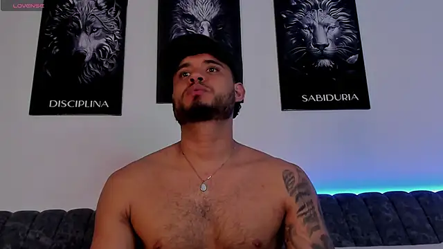 AUSTINN TORRES online show from May 28, 4:21 am