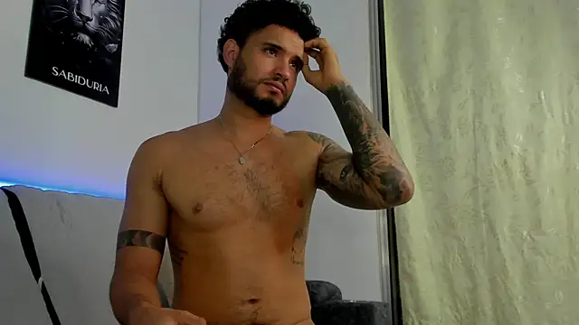 AUSTINN TORRES online show from June 25, 5:12 am
