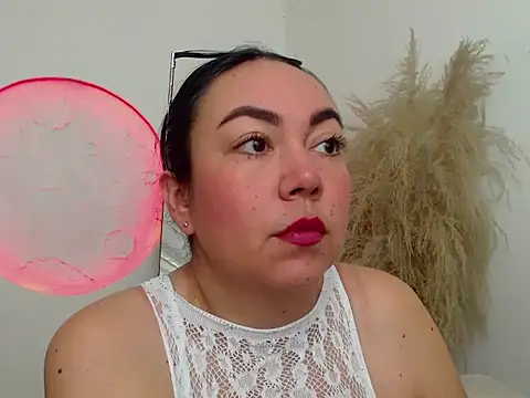 Yadis hot online show from February 7, 12:25 am