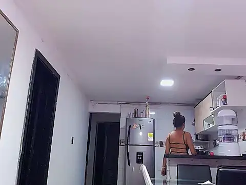 Snapshot of Caroline_Jons chatting on November 8, 11:10 am Caroline Jons online show from November 8, 11:10 am