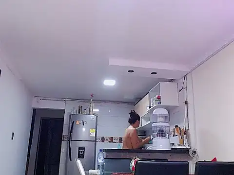 Snapshot of Caroline_Jons chatting on November 30, 11:14 am Caroline Jons online show from November 30, 11:14 am