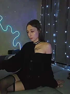 Emma Wilsons online show from February 22, 1:09 pm