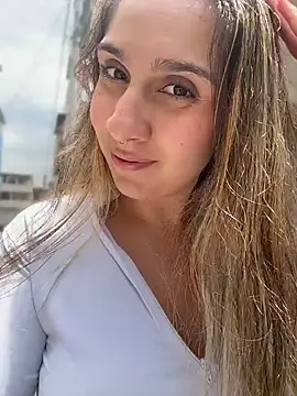 sarah honey   online show from April 14, 4:13 pm