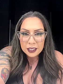 ThatGirlVia online show from October 26, 8:31 am