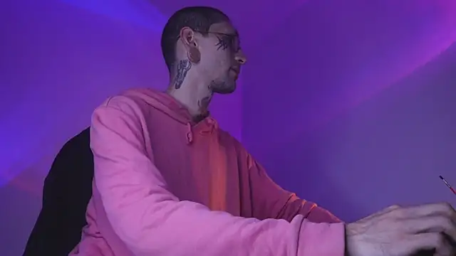 TokyoHatsumoto online show from November 19, 12:10 am