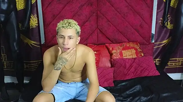 Horny Duo0 online show from October 28, 3:43 am