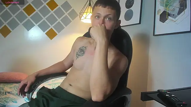 Garuo 18 online show from November 5, 4:12 am